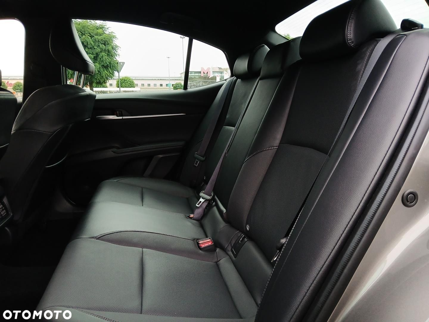 Toyota Camry - 20