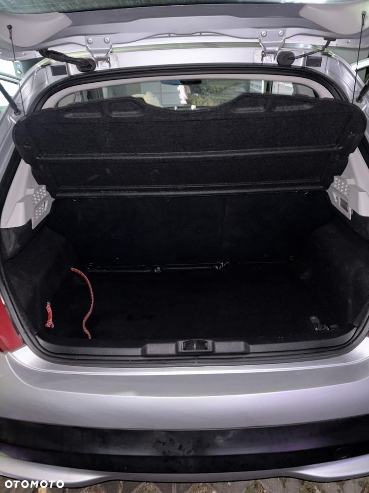 Peugeot 207 1.4 16V Trendy - 10