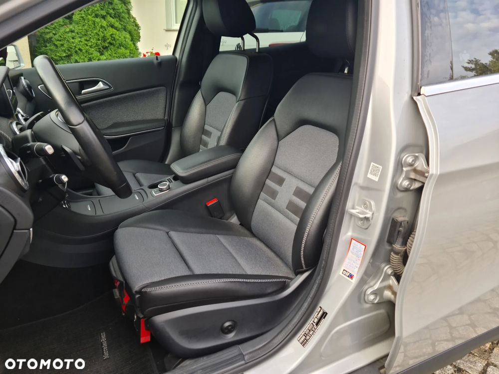 Mercedes-Benz GLA - 27