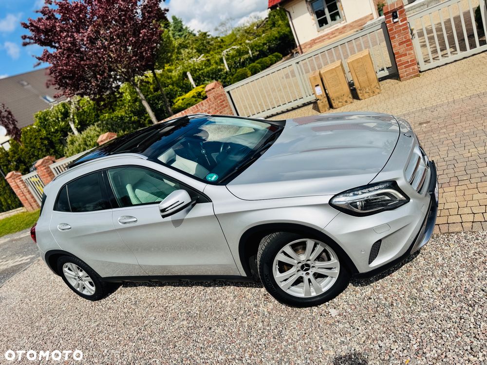 Mercedes-Benz GLA 200 7G-DCT Style - 24