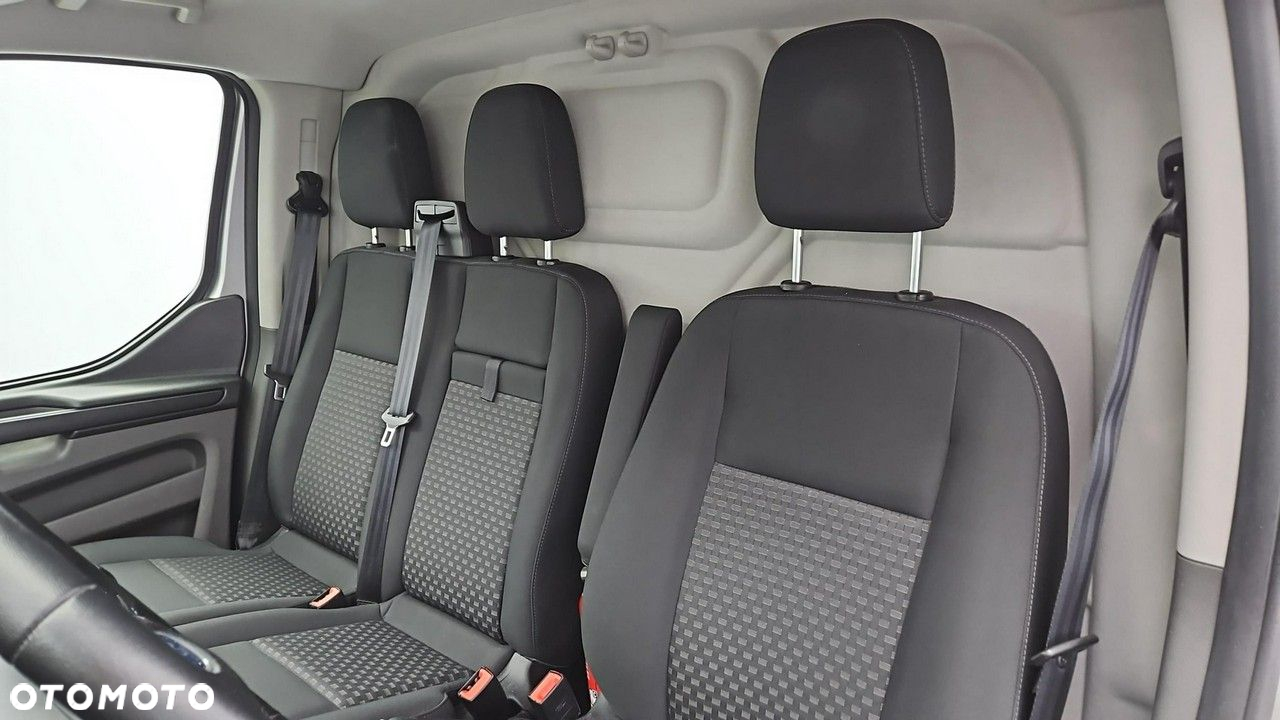 Ford Transit Custom - 11