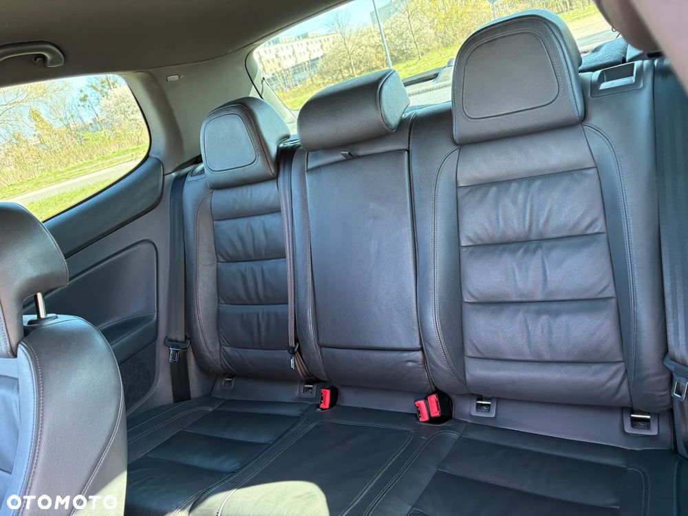 Volkswagen Golf R32 4Motion DSG - 12