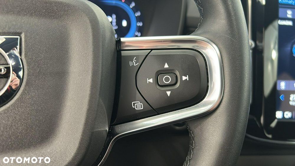 Volvo XC 40 B3 Plus Bright - 23