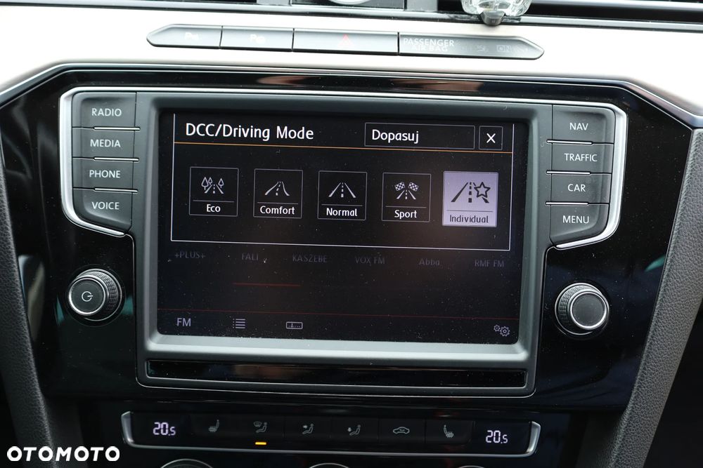 Volkswagen Passat 2.0 TDI BMT Highline - 13