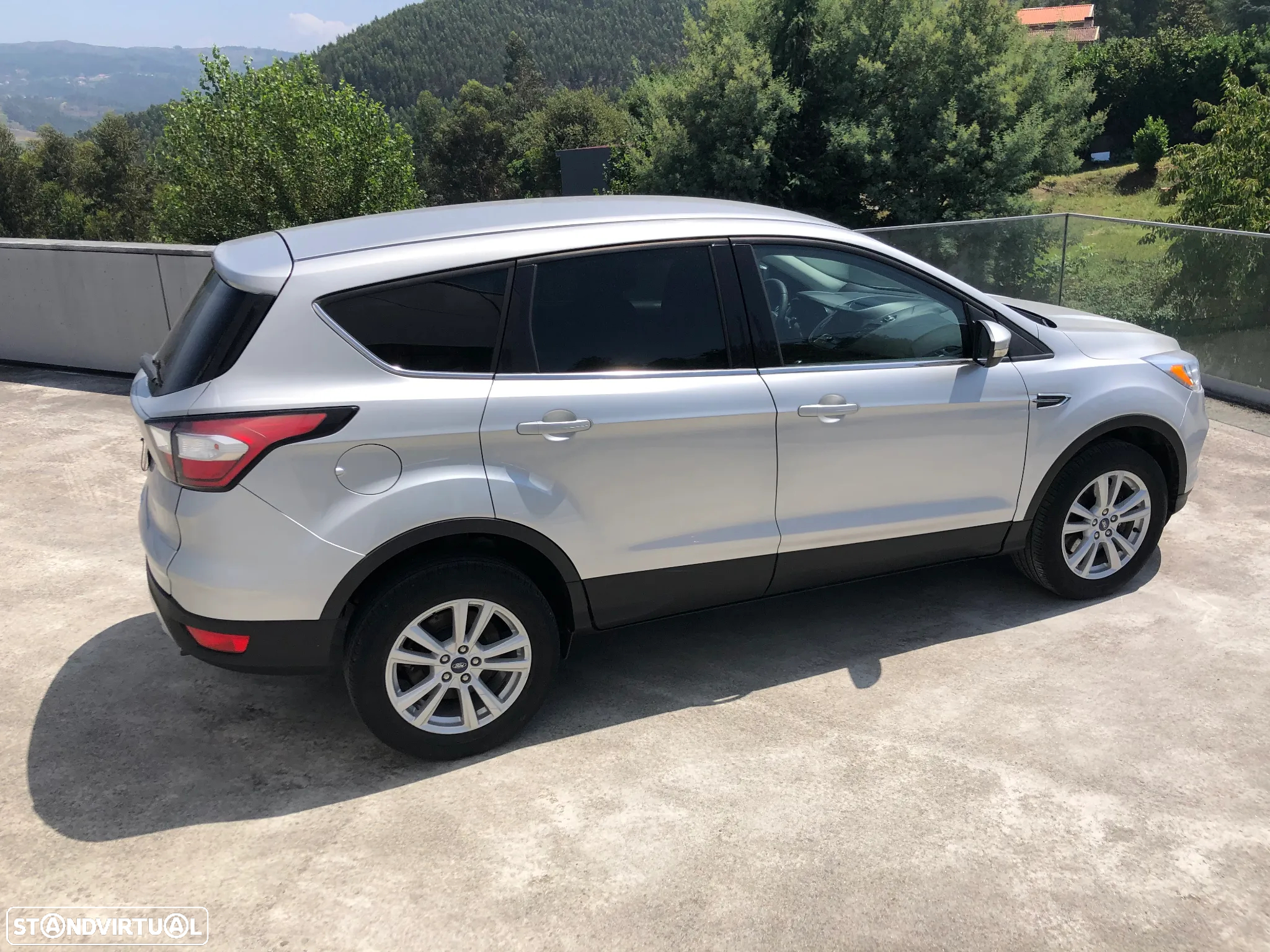 Ford Kuga 1.5 TDCi Business - 13