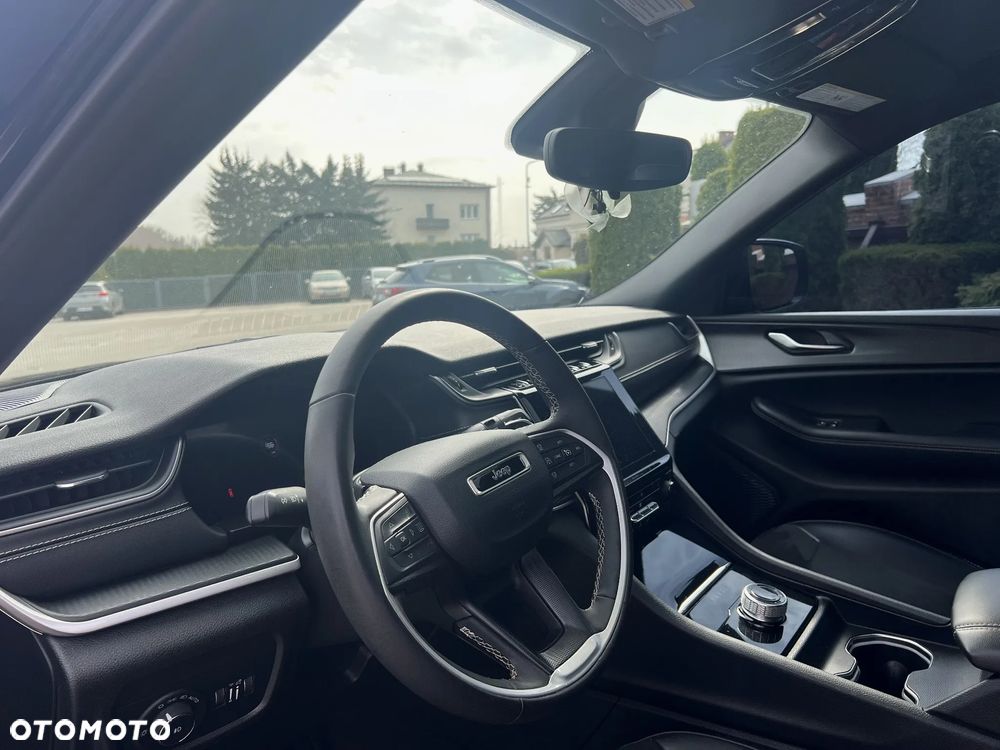 Jeep Grand Cherokee - 14