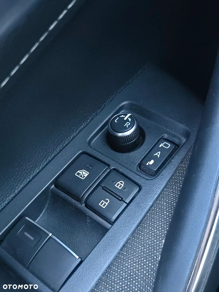 Toyota Corolla 1.8 Hybrid Style - 22