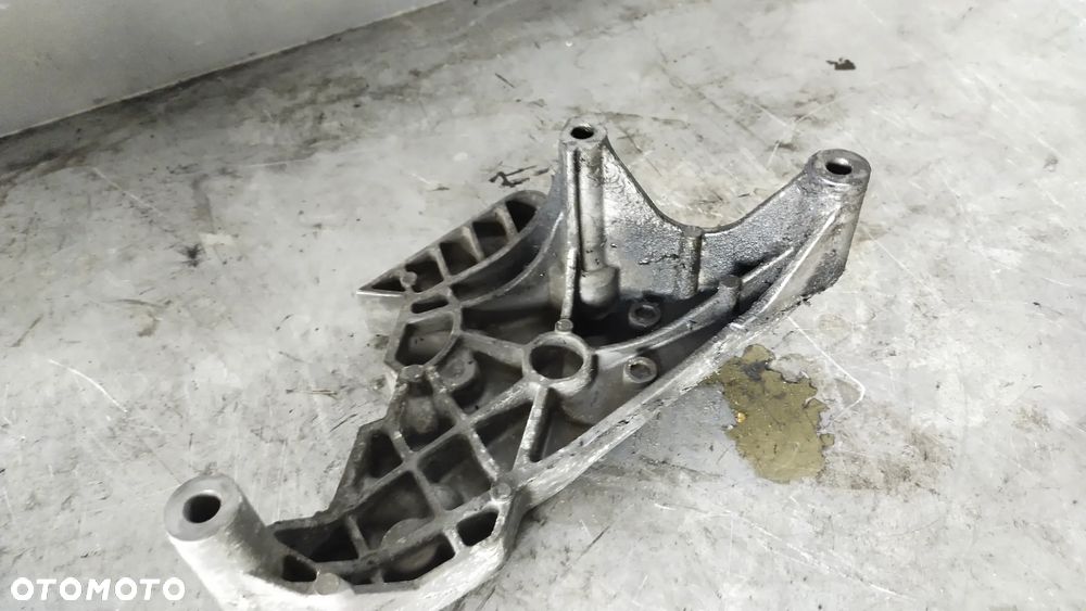 AUDI A3 S3 8P ŁAPA / MOCOWANIE SILNIKA 03G199207F - 4