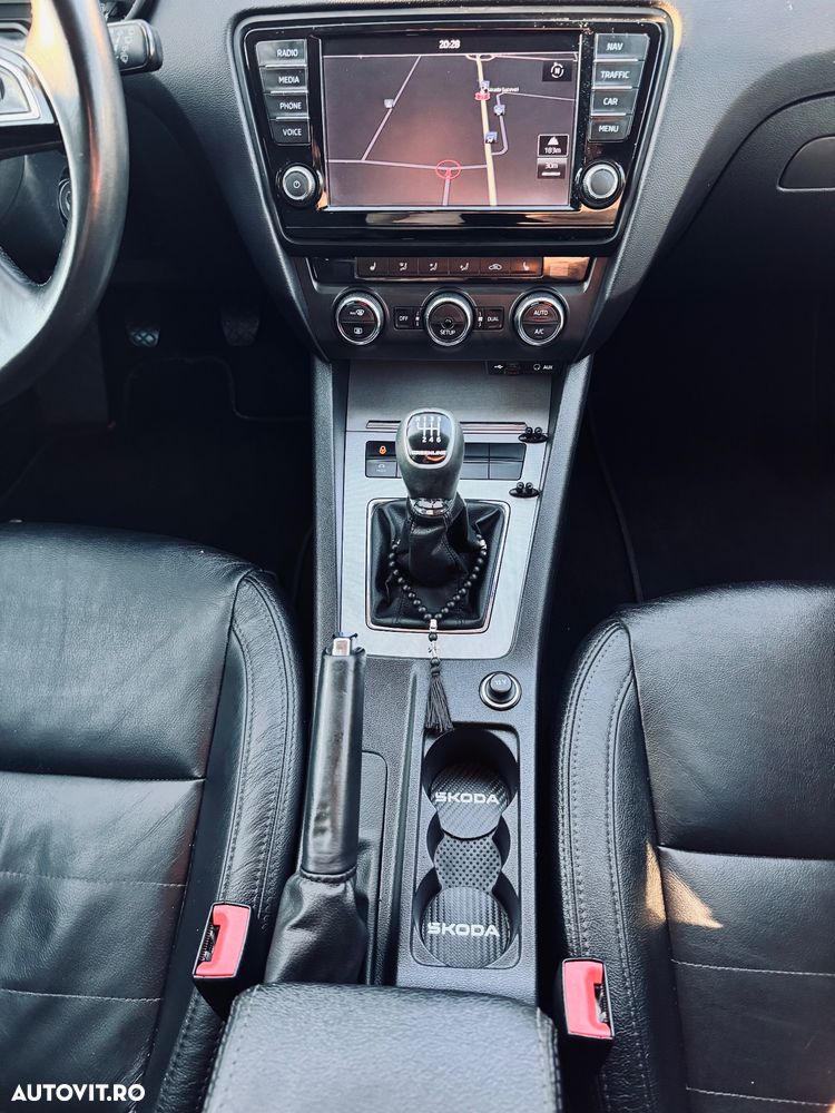 Skoda Octavia 1.6 TDI GREENLINE - 8