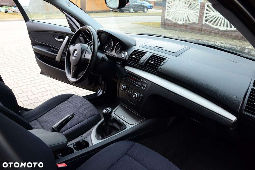BMW Seria 1 - 27