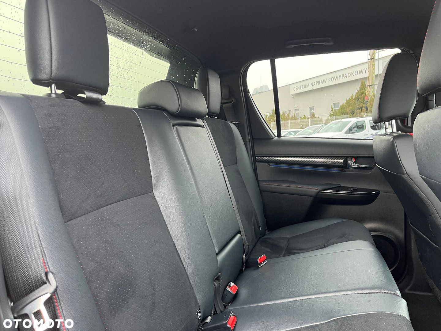 Toyota Hilux 2.8 D-4D Double Cab GR Sport 4x4 - 28