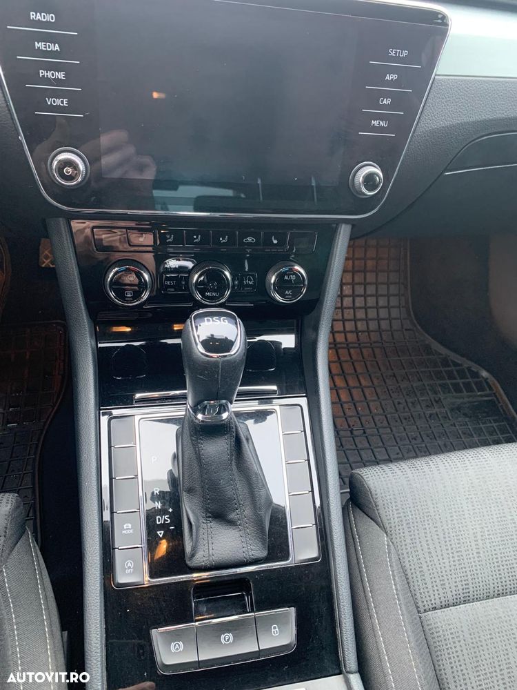 Skoda Superb 2.0 TDI DSG Ambition - 10