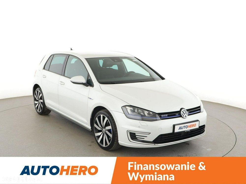Volkswagen Golf - 10
