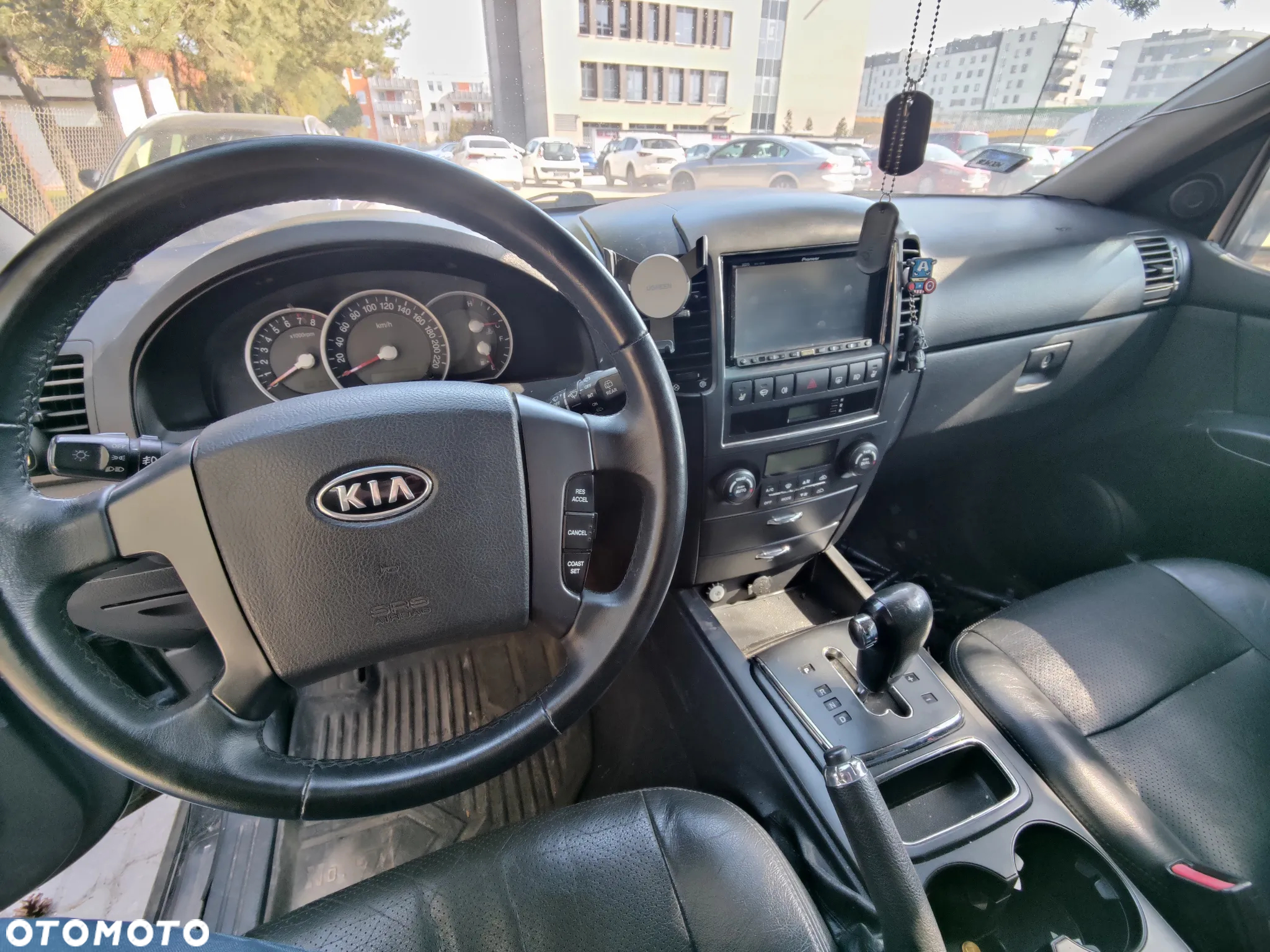 Kia Sorento 3.3 V6 LX - 5