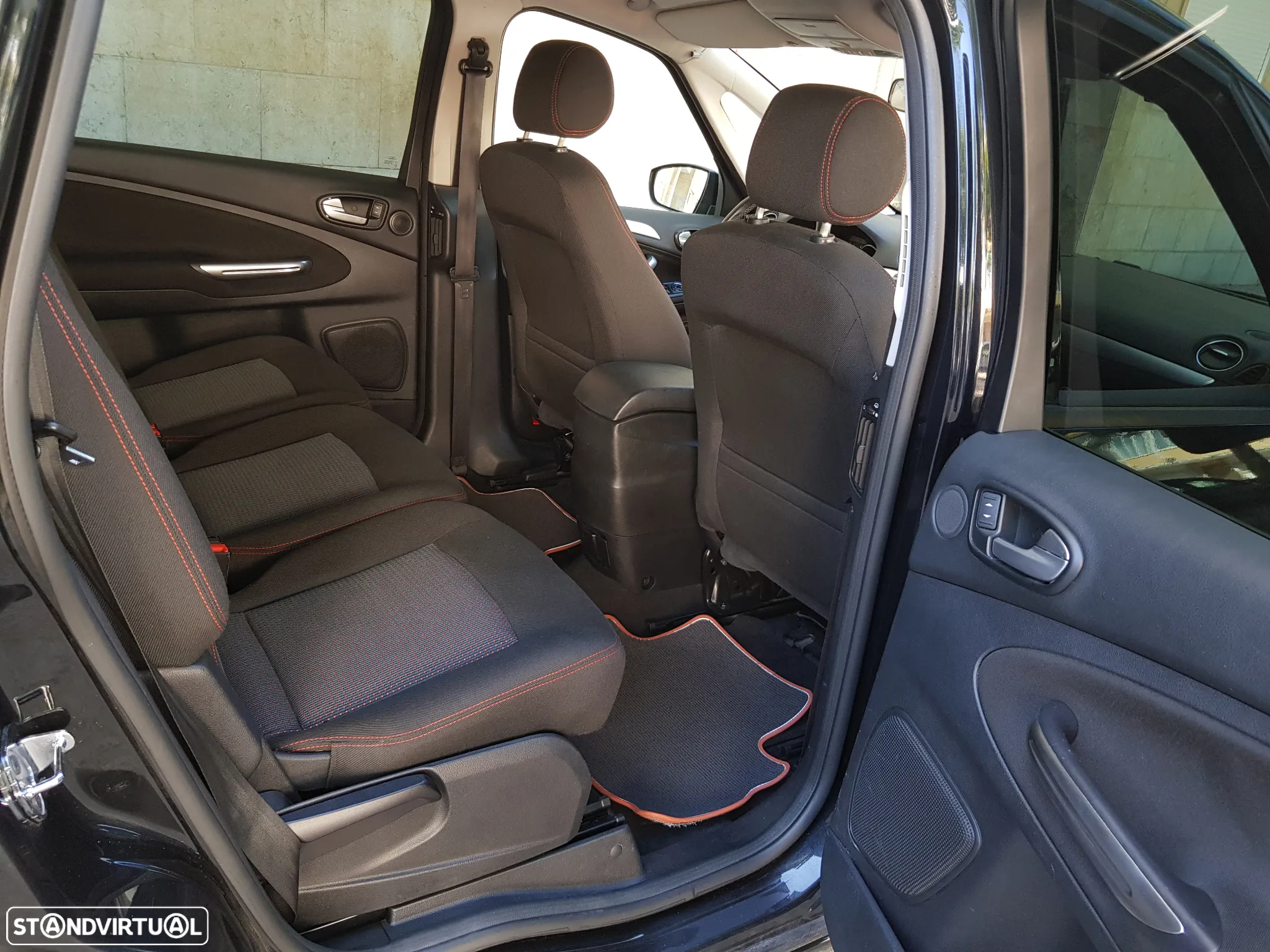 Ford S-Max 1.6 TDCi Titanium 7L - 37