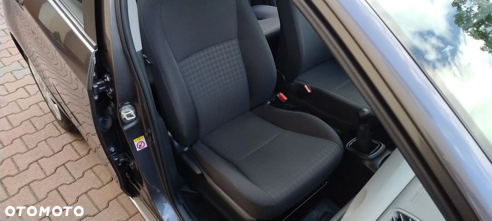 Toyota Yaris 1.0 Active EU6 - 19