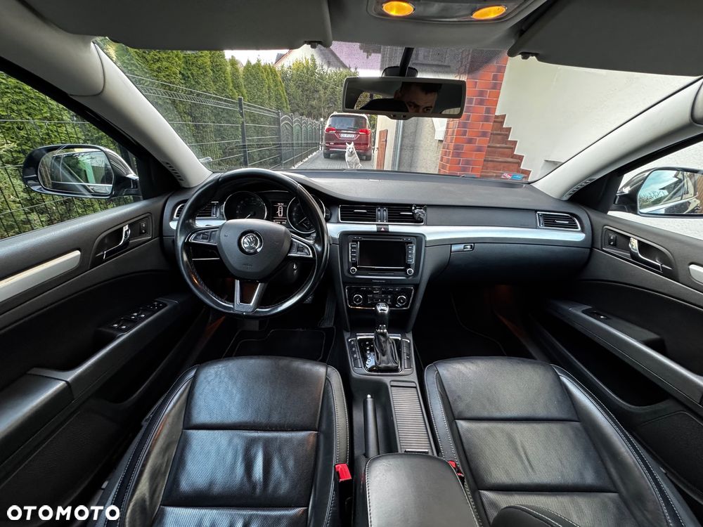 Skoda Superb 2.0 TDI Platinum Outdoor DSG - 6