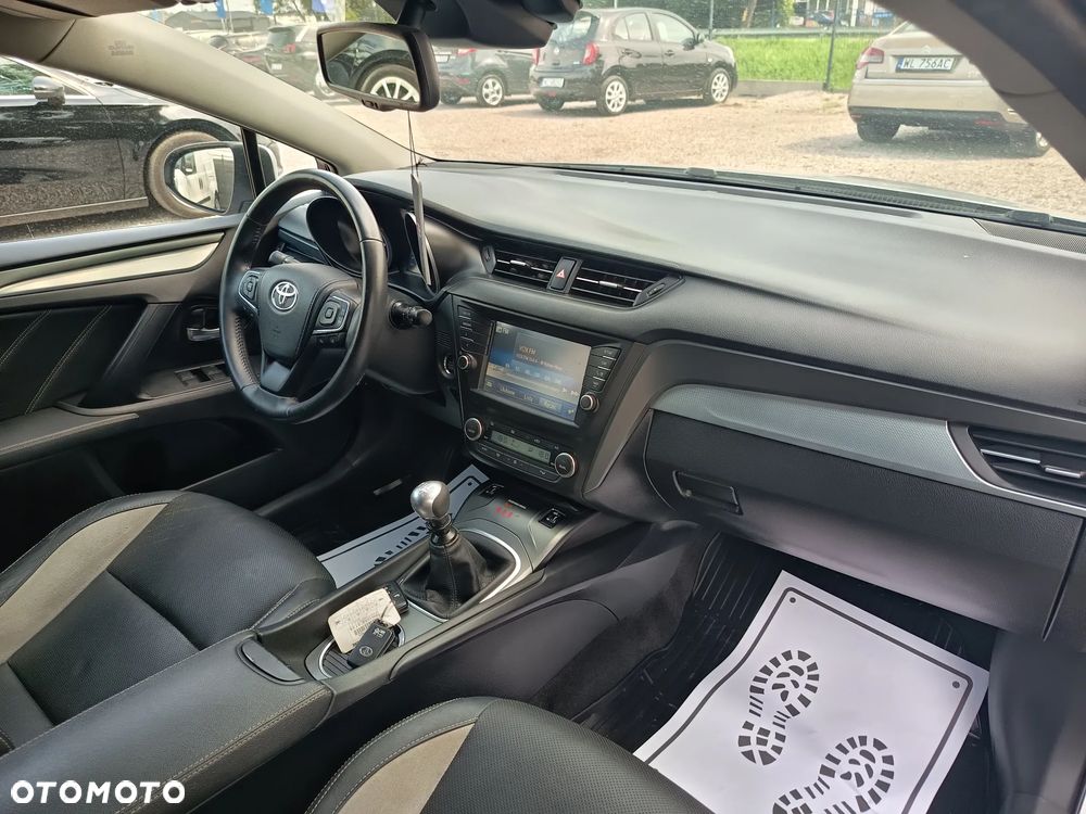 Toyota Avensis 1.8 Premium - 33