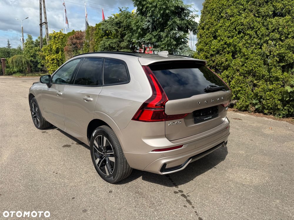Volvo XC 60 B5 B AWD Plus Black Edition - 3