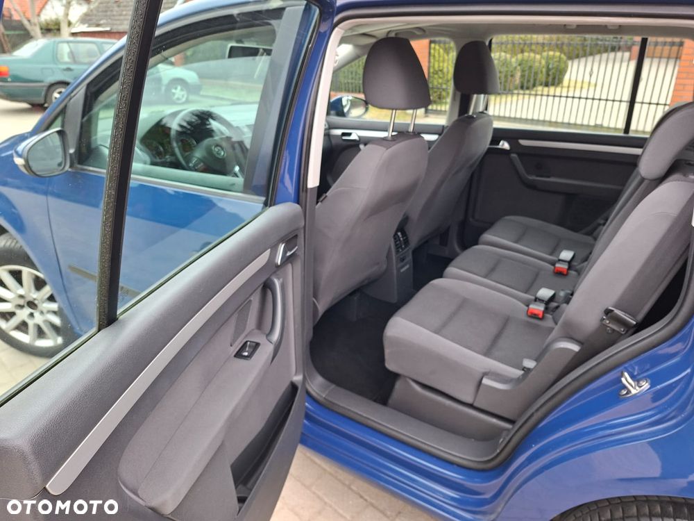 Volkswagen Touran - 13