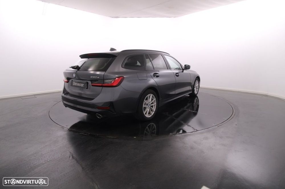BMW 330 e Touring Auto - 7
