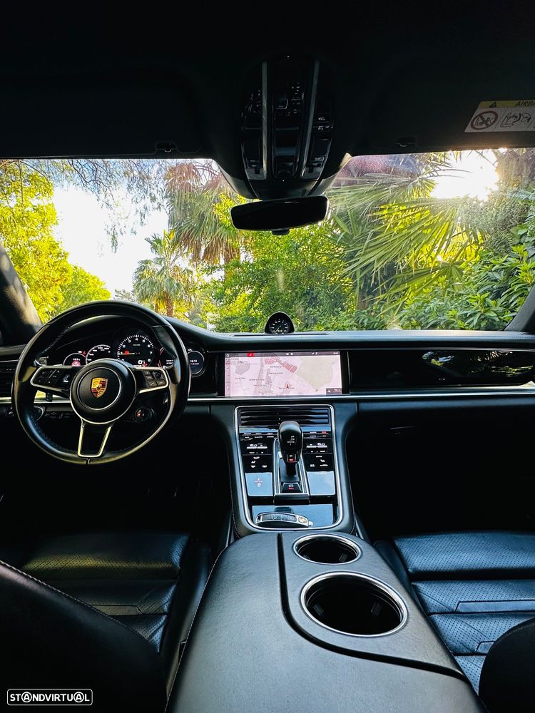Porsche Panamera 4 E-Hybrid Edition 10 Anos - 24