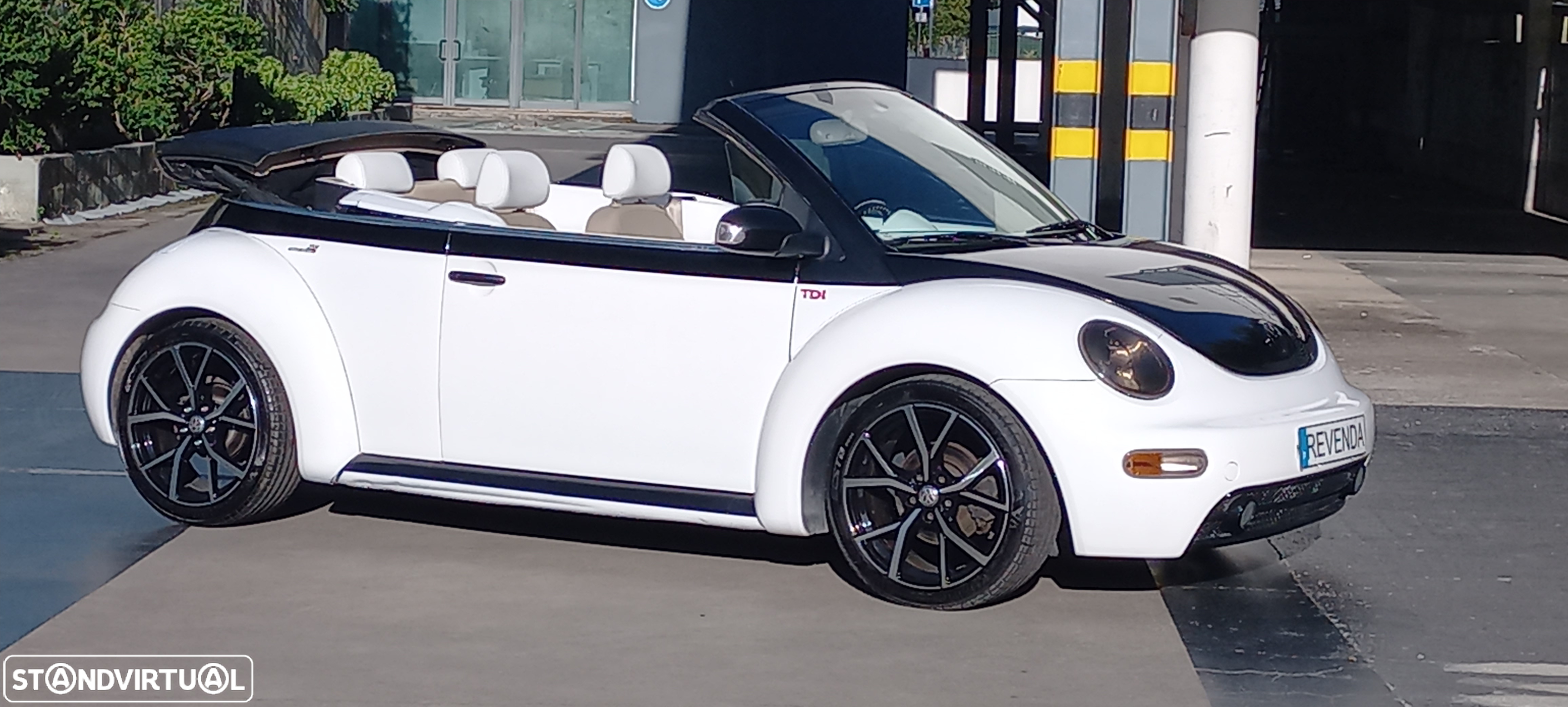 VW New Beetle Cabriolet 1.9 TDi Top Couro - 18