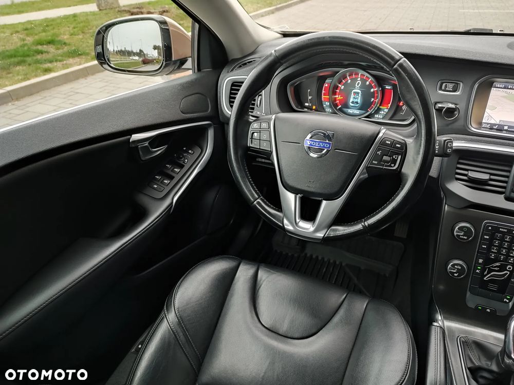 Volvo V40 T2 Summum - 10