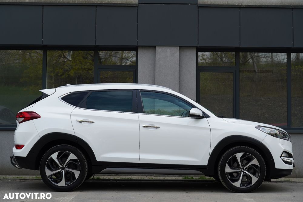 Hyundai Tucson 2.0 CRDI 4WD Automatik Premium - 26