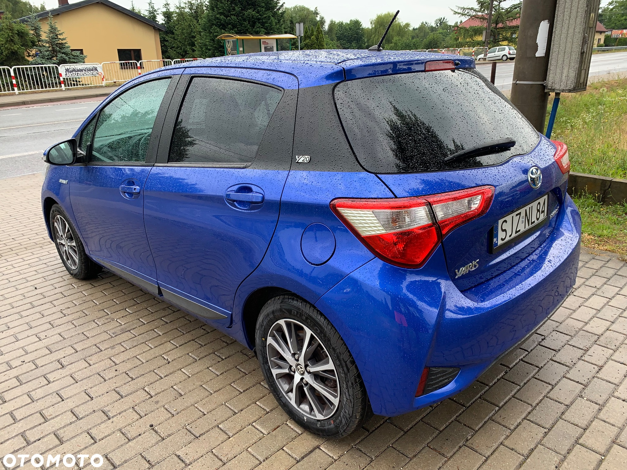 Toyota Yaris Hybrid 100 Premium - 5