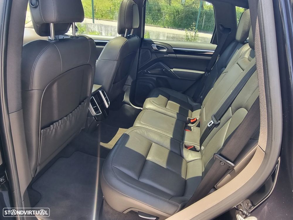 Porsche Cayenne S E-Hybrid - 24