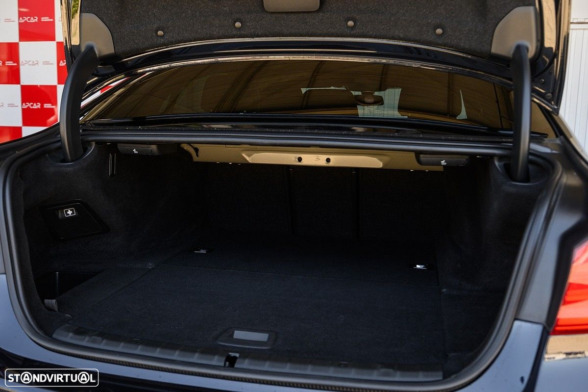BMW 530 e iPerformance Pack M - 18