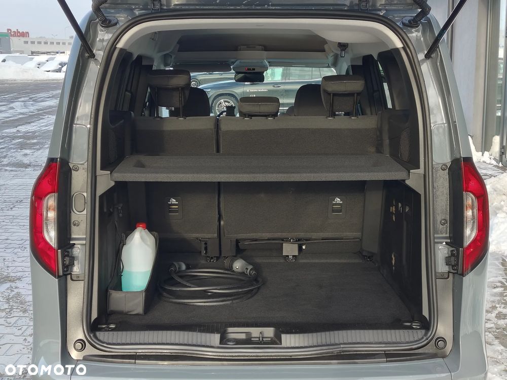 Mercedes-Benz EQT - 12