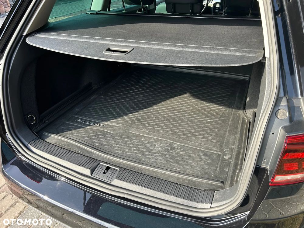 Volkswagen Passat 2.0 TDI Elegance DSG - 14