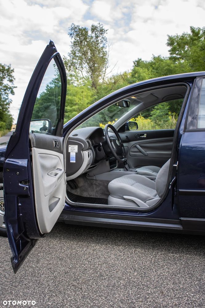 Volkswagen Passat 1.8T - 18
