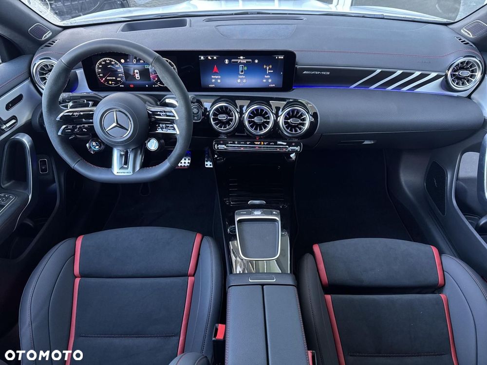 Mercedes-Benz CLA - 25