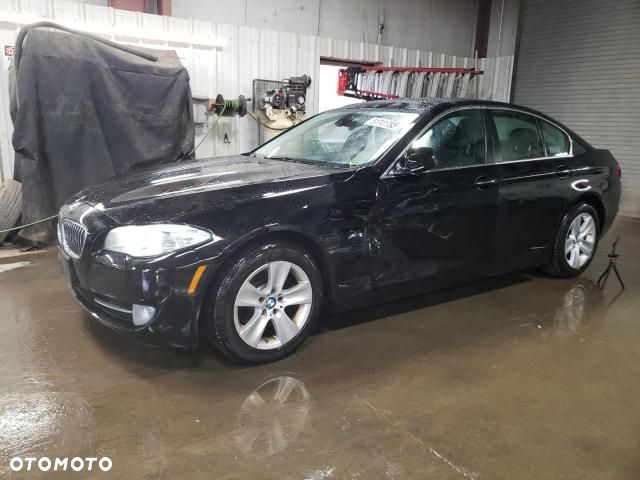BMW Seria 5 528i xDrive - 23