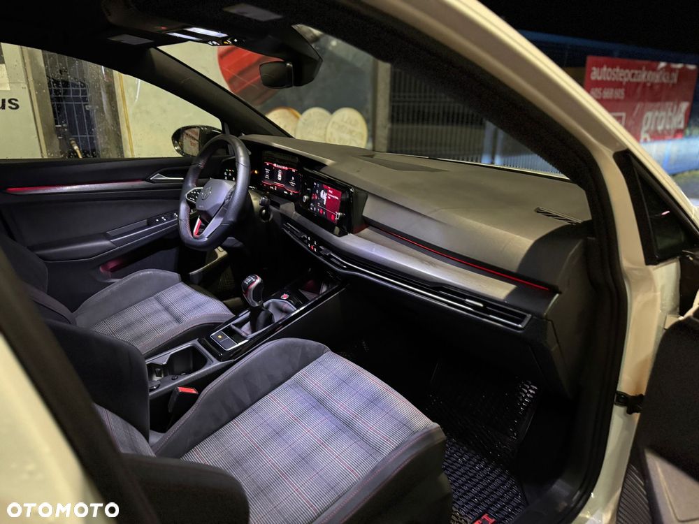 Volkswagen Golf - 19