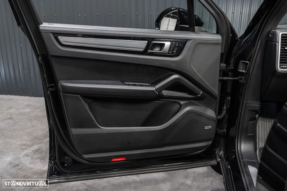 Porsche Cayenne Platinum Edition - 19