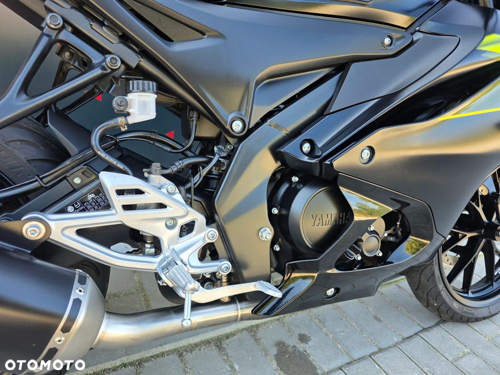 Yamaha YZF - 26