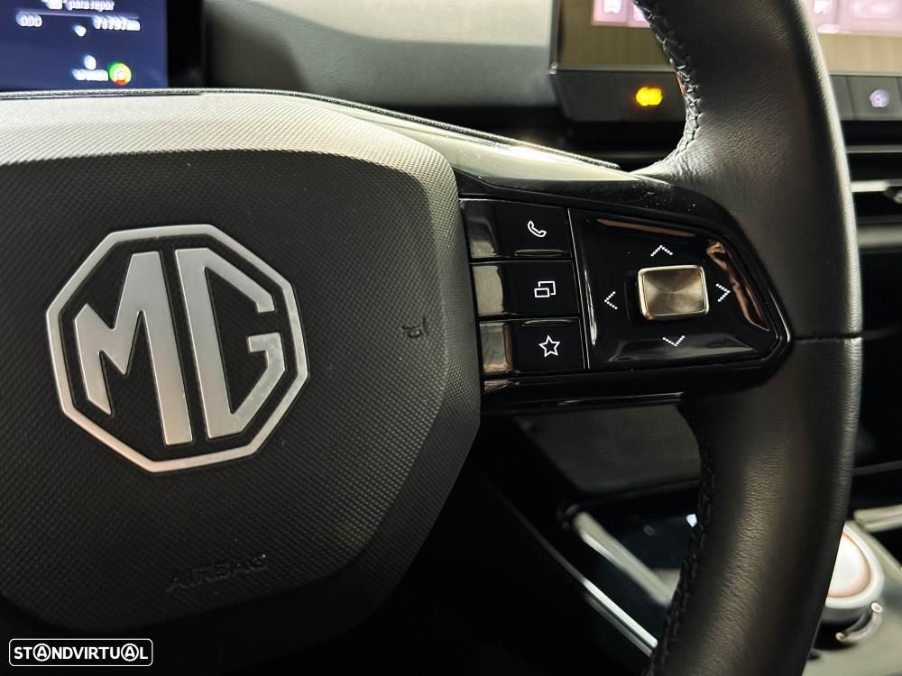 MG MG4 64 kWh Luxury - 42