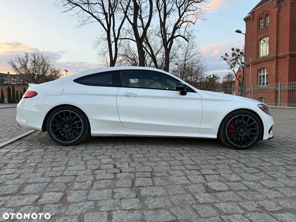Mercedes-Benz Klasa C AMG 43 4Matic 9G-TRONIC Night Edition - 7