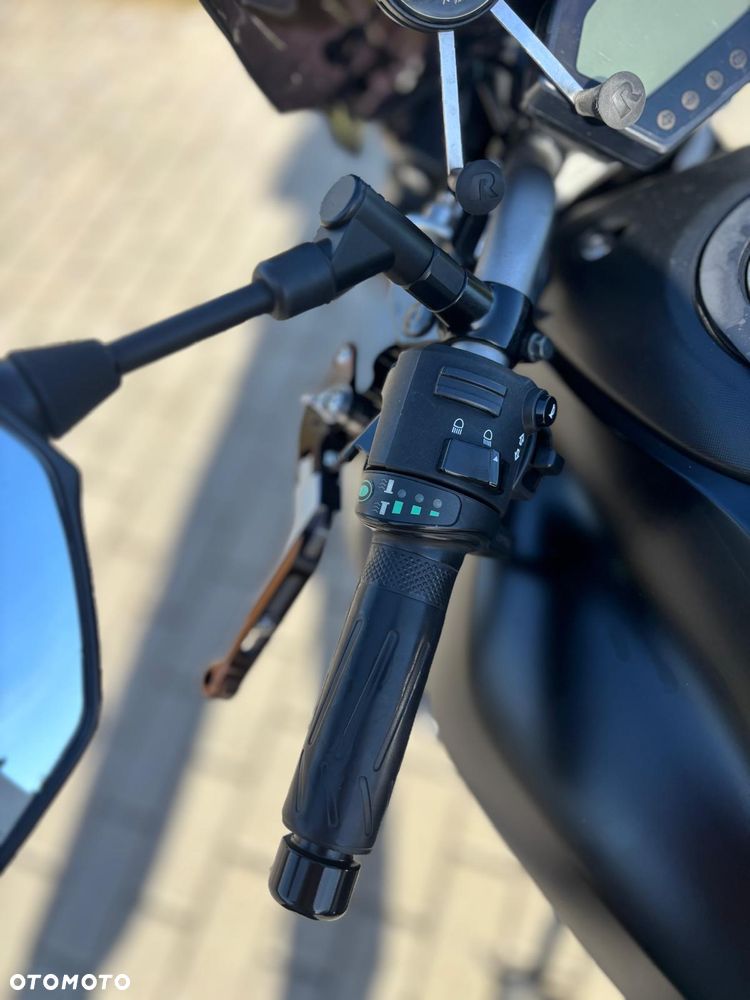 Yamaha MT - 5
