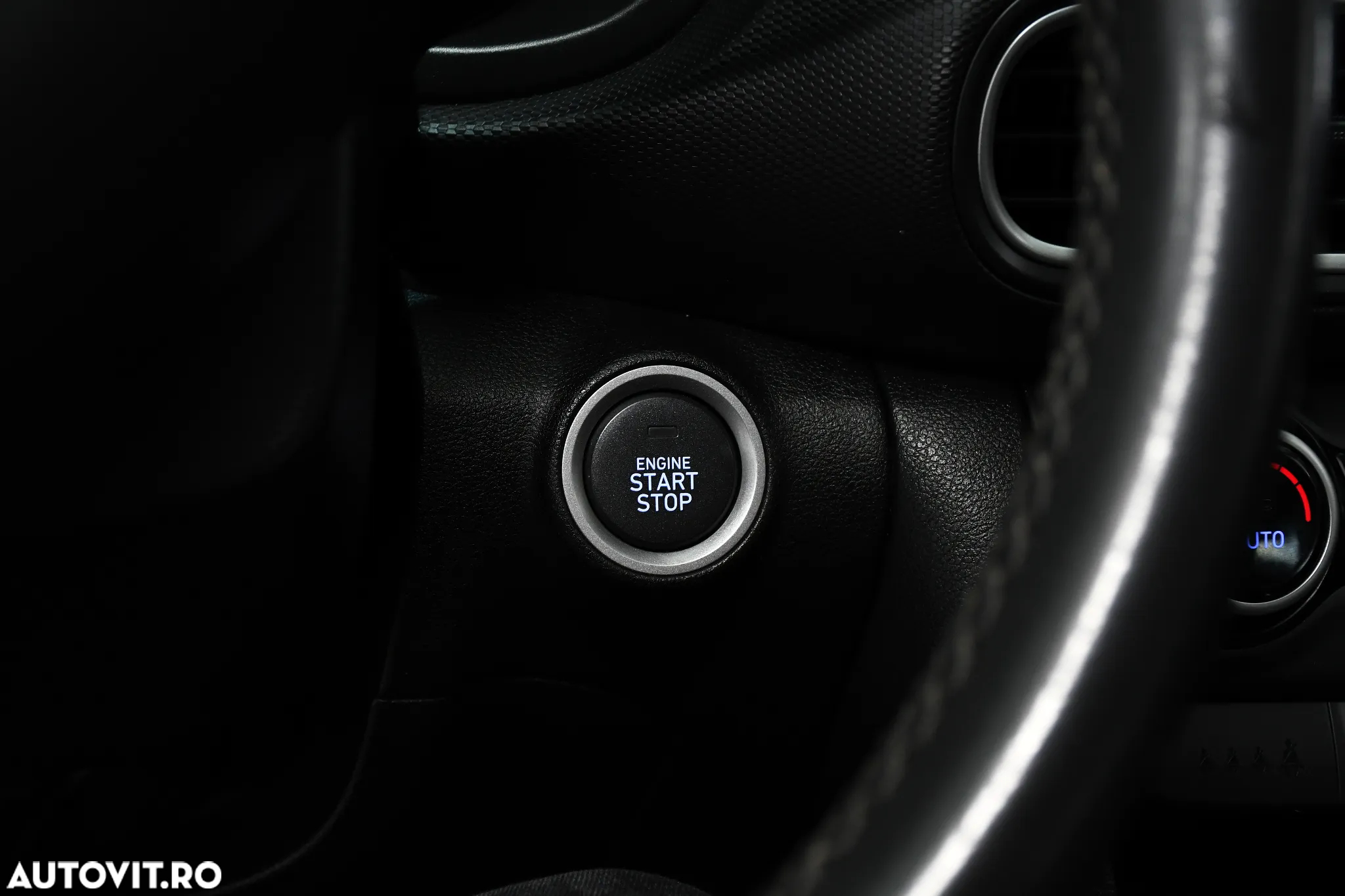 Hyundai KONA - 27