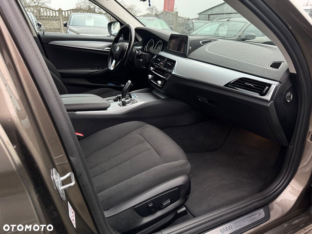 BMW Seria 5 520d xDrive Sport Line - 30