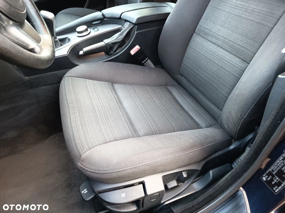 BMW Seria 5 525d - 24