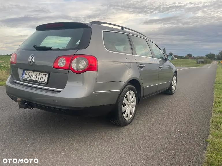 Volkswagen Passat 1.9 TDI Comfortline - 4