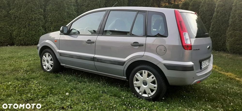 Ford Fusion - 24
