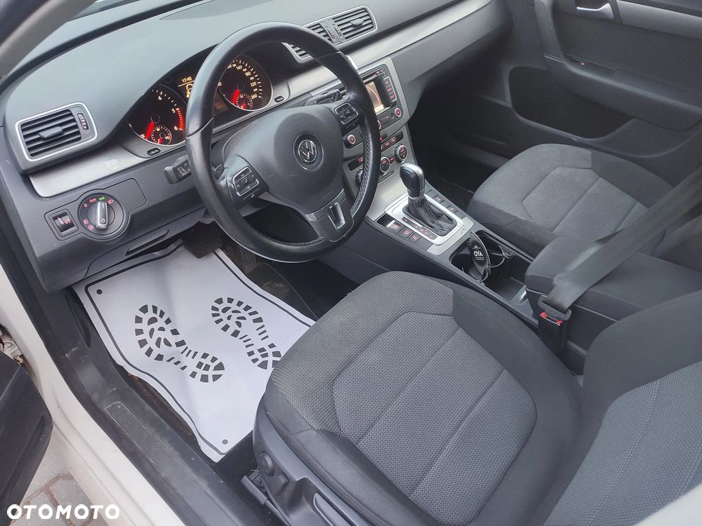 Volkswagen Passat 2.0 TDI Edition 40 DSG - 15