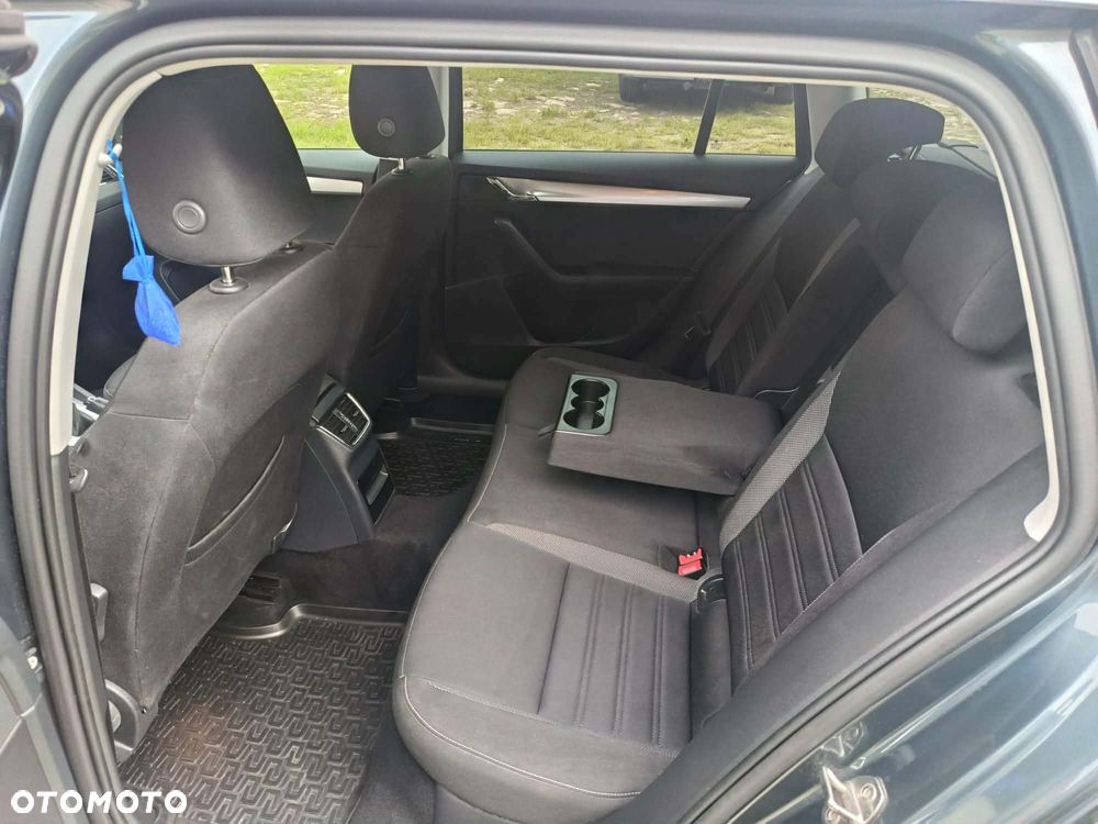 Skoda Octavia 2.0 TDI SCR Ambition DSG - 10
